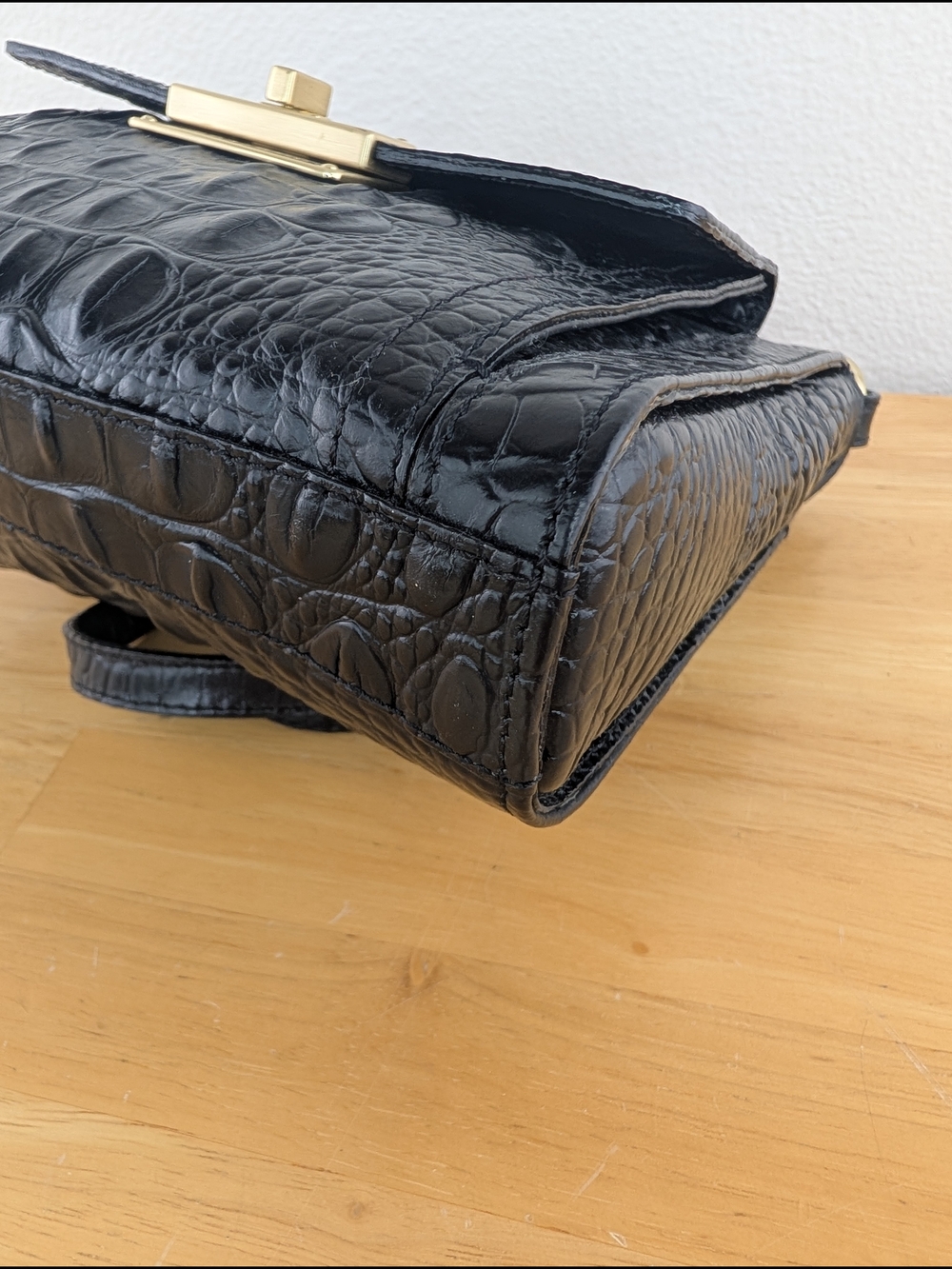 Brahmin Mimosa Manhattan Black Croc-Embossed Leather Crossbody Bag Tassel Detail - Picture 10 of 16